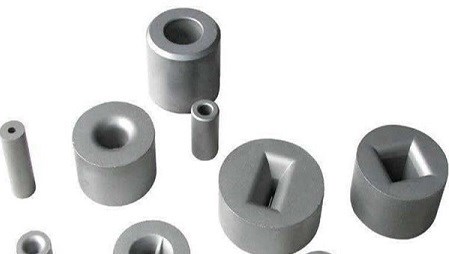 硬質(zhì)合金模具材料需要具備哪些性能？